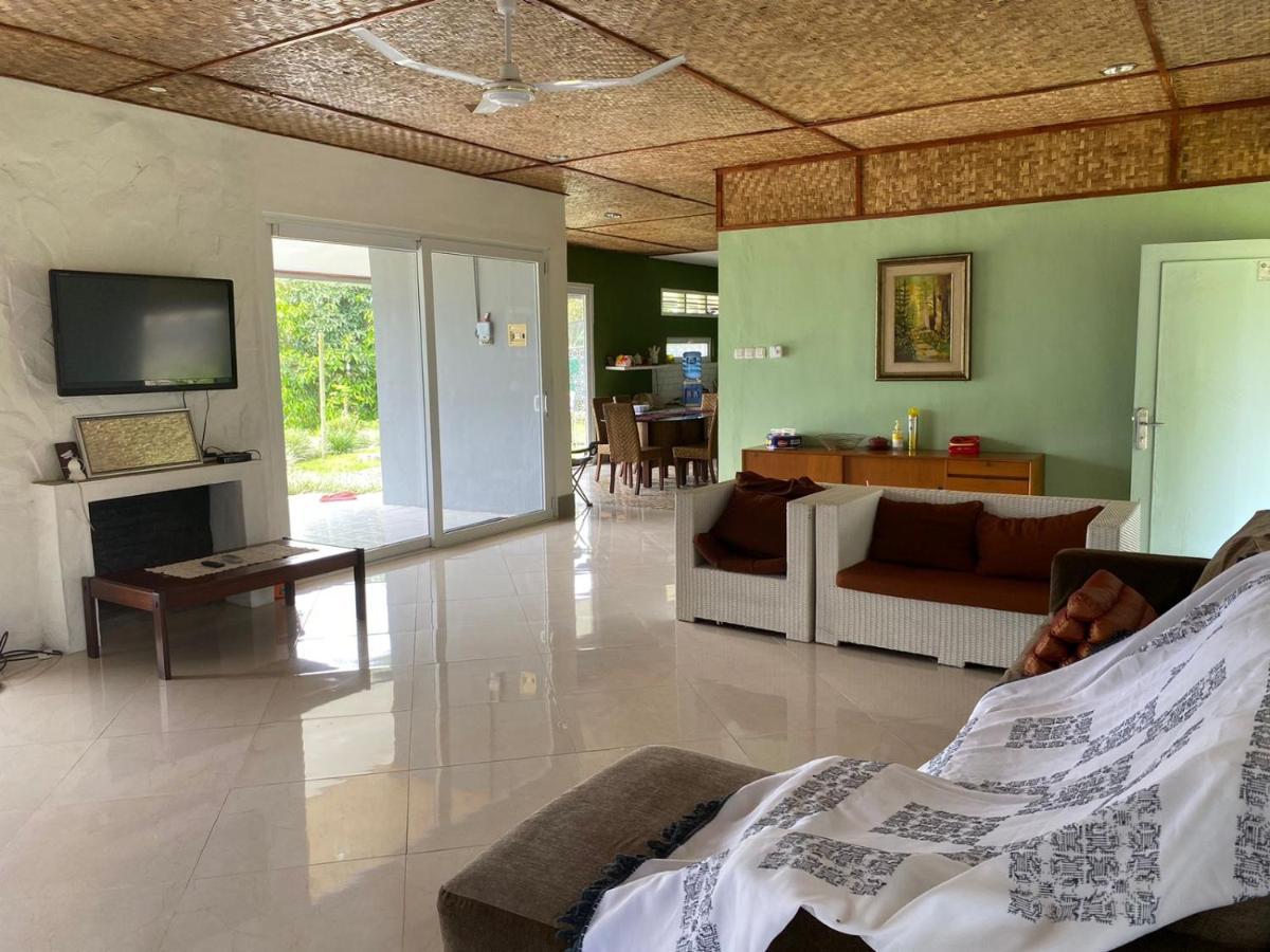 Villa Rumah Selasar Sawah *